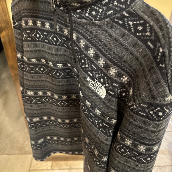 Xl north face sweater - Picture 10 of 11